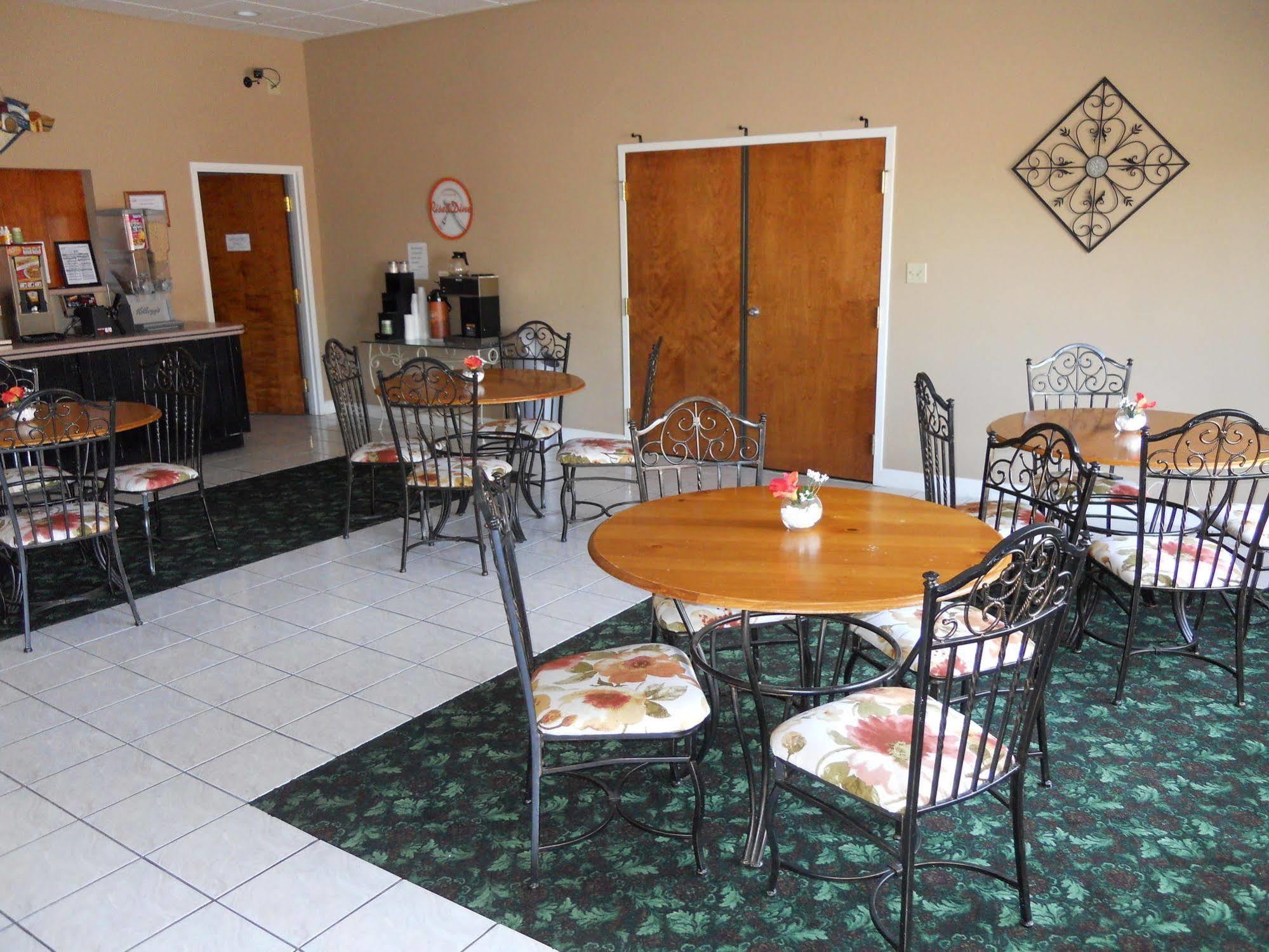 Econo Lodge Brunswick I-95 Экстерьер фото